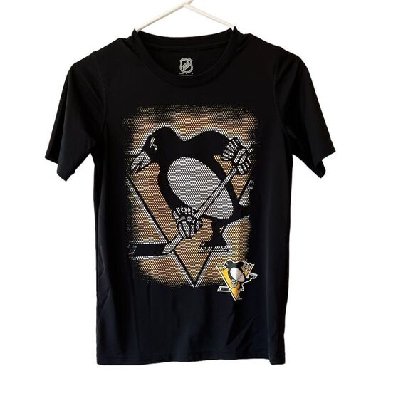 NHL Pittsburgh Penquins size medium (10/12) youth boys black shirt. - Picture 1 of 5